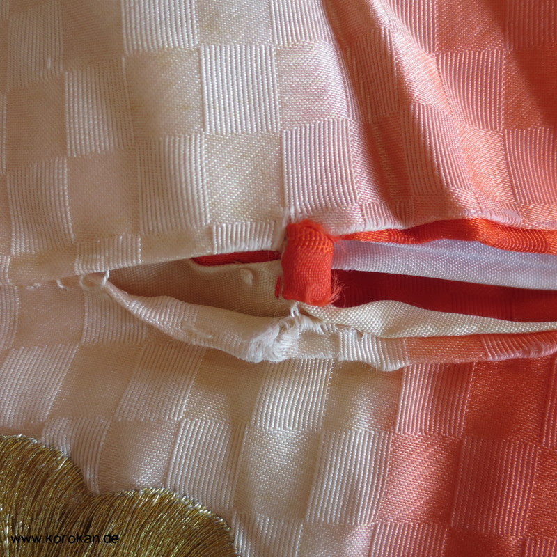 goldene Päonien Stickerei Kakeshita / Furisode Seidendamast Kimono