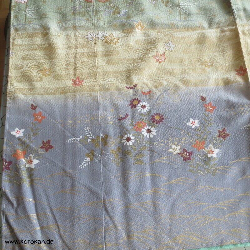 Farbabstufungen Furisode Kimono Seidendamast Karieba Stoff