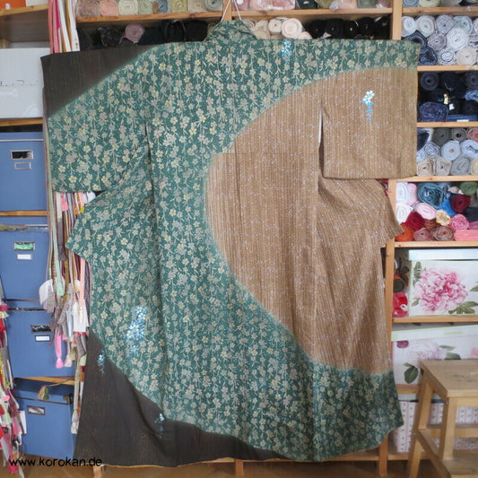 Sakura bei Nacht Seide mit viel Gold, Araihari Homongi Kimono