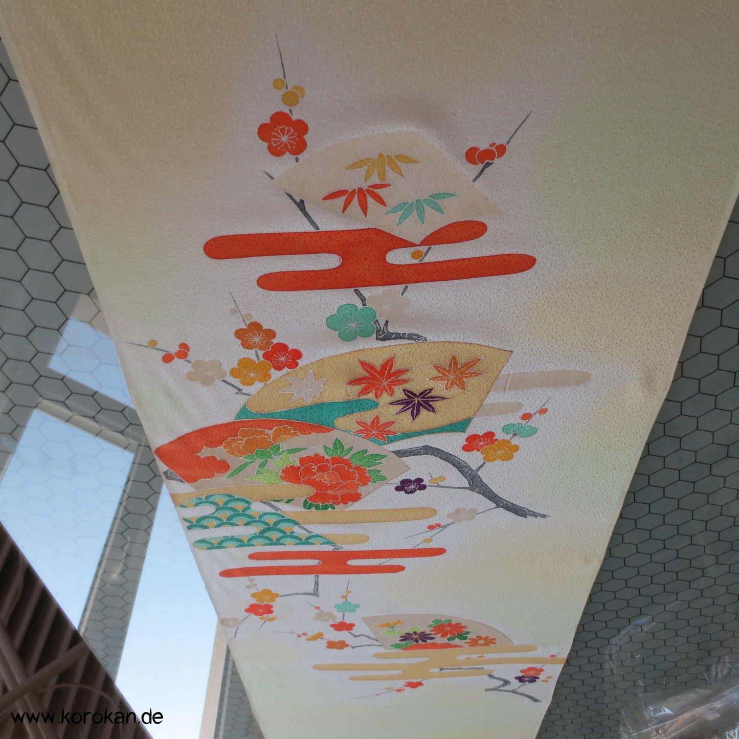Egasumi Blüten Rinzu Seiden Damast Kimono Tanmono
