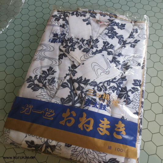 Wellen und Chrysanthemen Nemaki - Schlaf Kimono