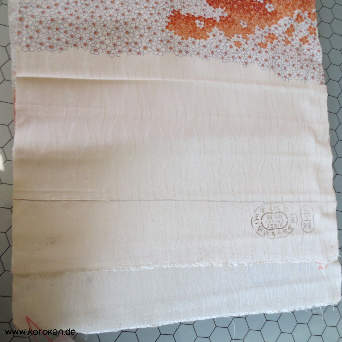 mille fleur Seidendamast Kimono Stoffrolle