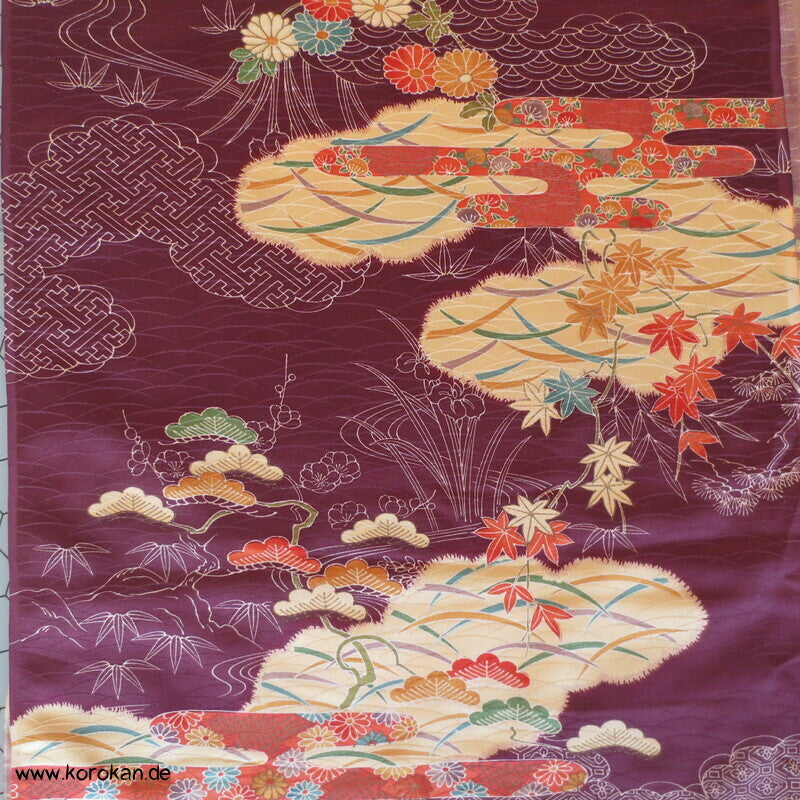 Wolken auf weinrot mit bunten Nebeln Kimono Damast