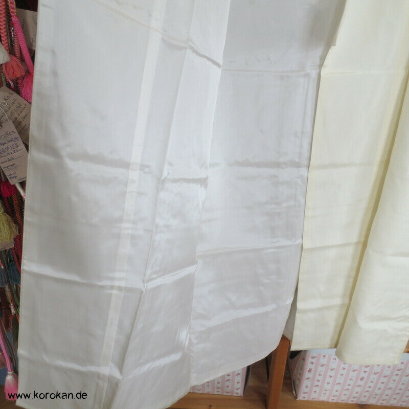 Hayashi Kimono als Juban, Seide, bestickt