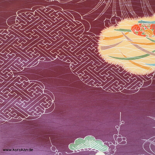 Wolken auf weinrot mit bunten Nebeln Kimono Damast