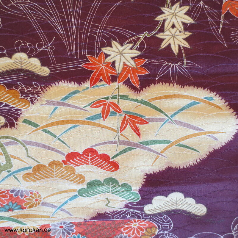 Wolken auf weinrot mit bunten Nebeln Kimono Damast