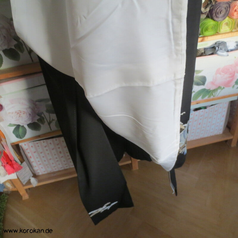 Tsunami Wellen und Kiefern, bestickter Tomesode Kimono