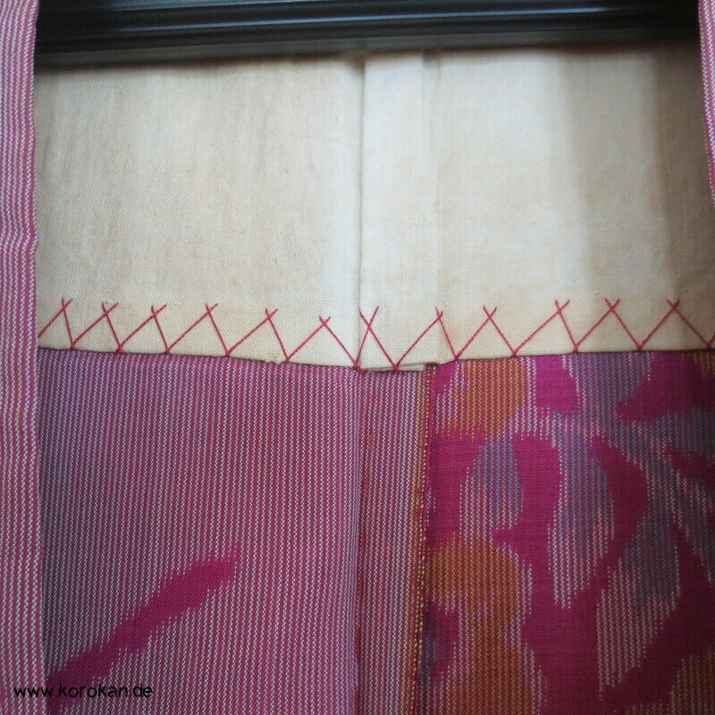 Art Deco Blüten und Sayagata Kasuri Meisen Seiden Hitoe Kimono
