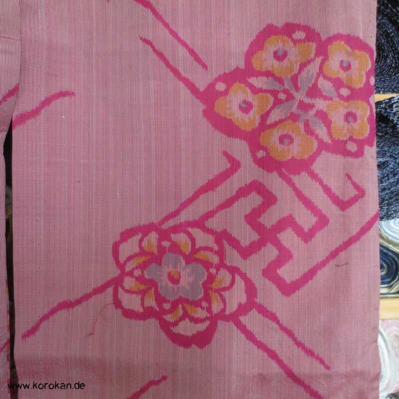 Art Deco Blüten und Sayagata Kasuri Meisen Seiden Hitoe Kimono
