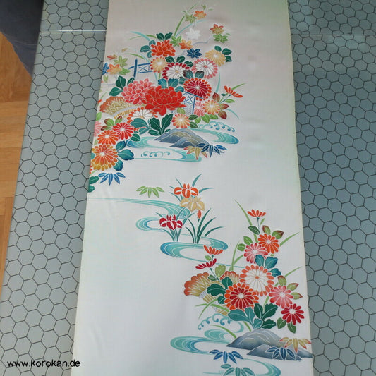 Blumen gemalt auf heller Seide Tanmono für Homongi