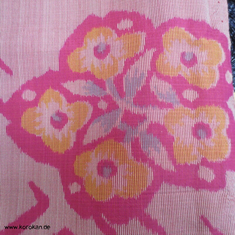 Art Deco Blüten und Sayagata Kasuri Meisen Seiden Hitoe Kimono