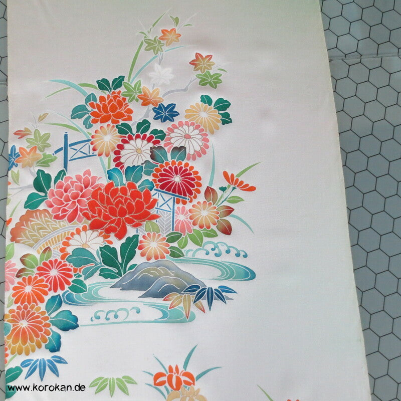Blumen gemalt auf heller Seide Tanmono für Homongi