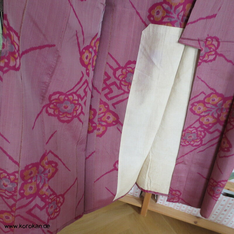Art Deco Blüten und Sayagata Kasuri Meisen Seiden Hitoe Kimono