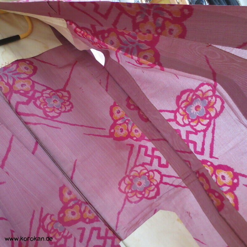 Art Deco Blüten und Sayagata Kasuri Meisen Seiden Hitoe Kimono
