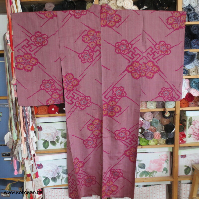 Art Deco Blüten und Sayagata Kasuri Meisen Seiden Hitoe Kimono