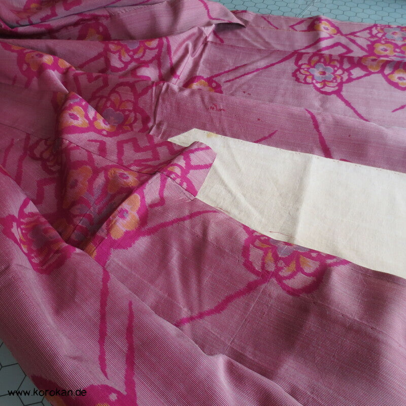 Art Deco Blüten und Sayagata Kasuri Meisen Seiden Hitoe Kimono