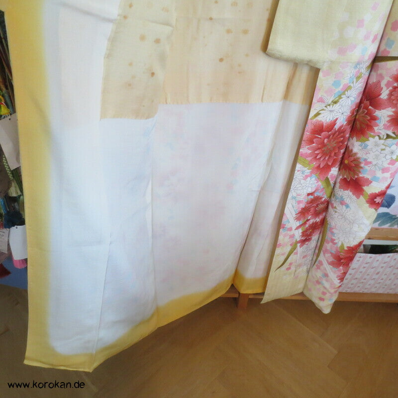 Kiku Splash hellgelber Seiden Homongi Kimono