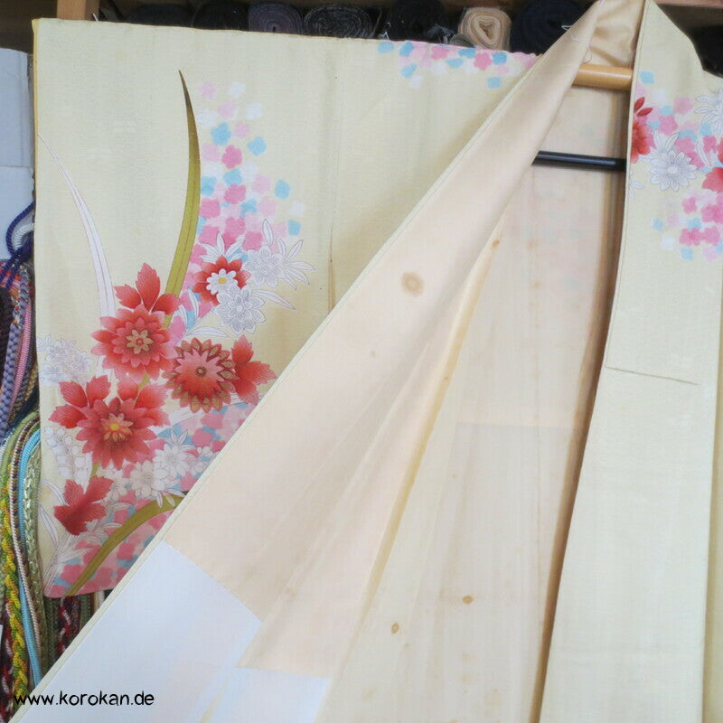 Kiku Splash hellgelber Seiden Homongi Kimono