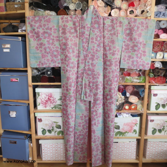 Kasuri Blüten Tsumugi Seiden Kimono