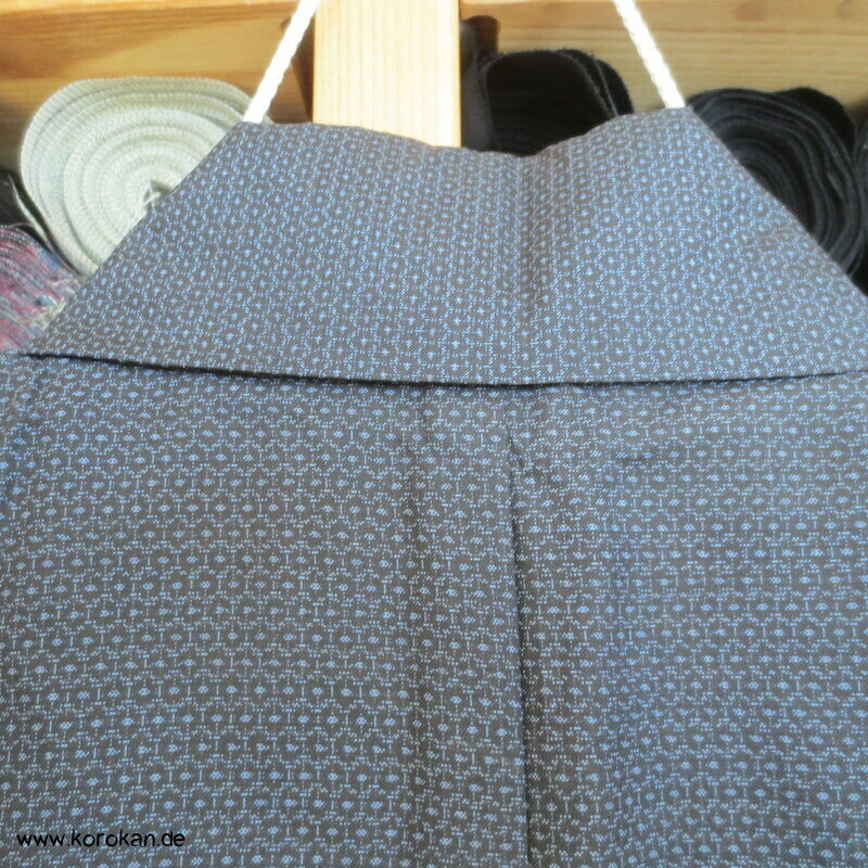 blauer Kikko Oshima Tsumugi Seiden Komon Kimono