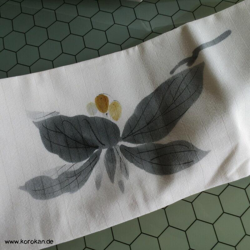 handgemalter Mispelzweig Sommer Nagoya Obi