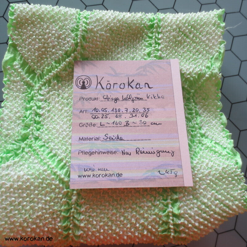 Shibori Kikko auf hellgrün, Sayagata Rinzu Seidendamast