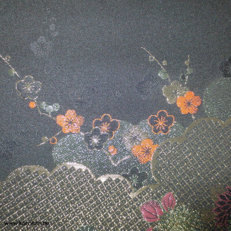 Wolken und Blüten Kimono Seide/ Lurex/ Urushi