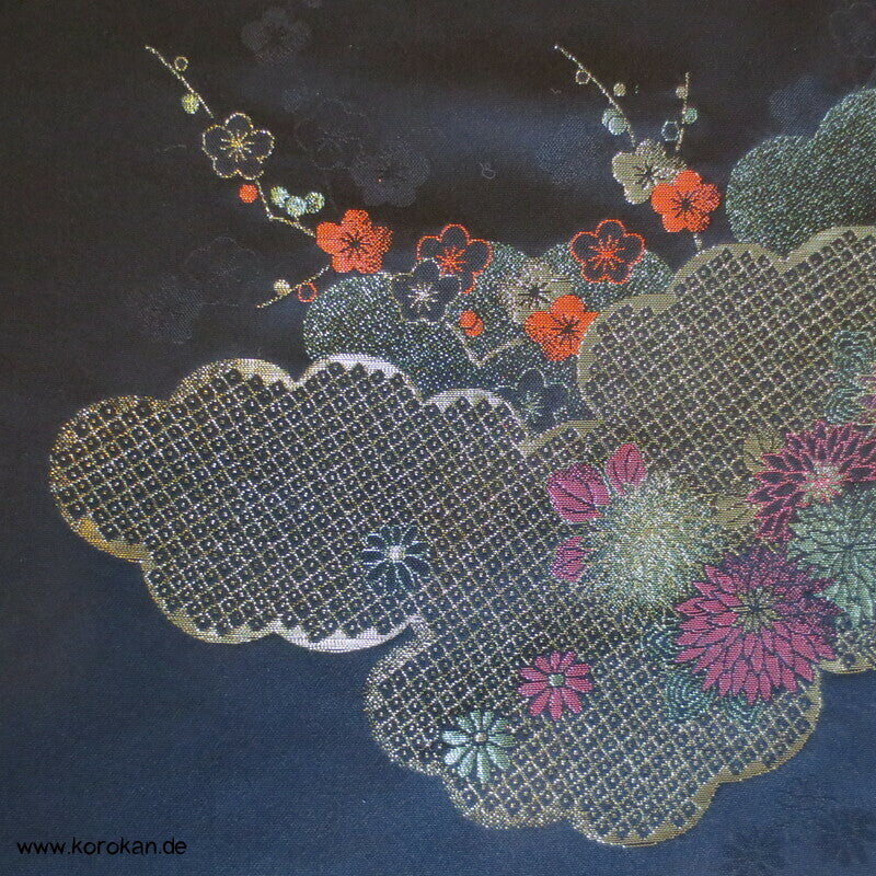 Wolken und Blüten Kimono Seide/ Lurex/ Urushi