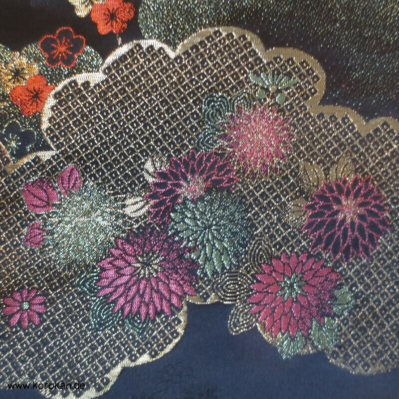 Wolken und Blüten Kimono Seide/ Lurex/ Urushi