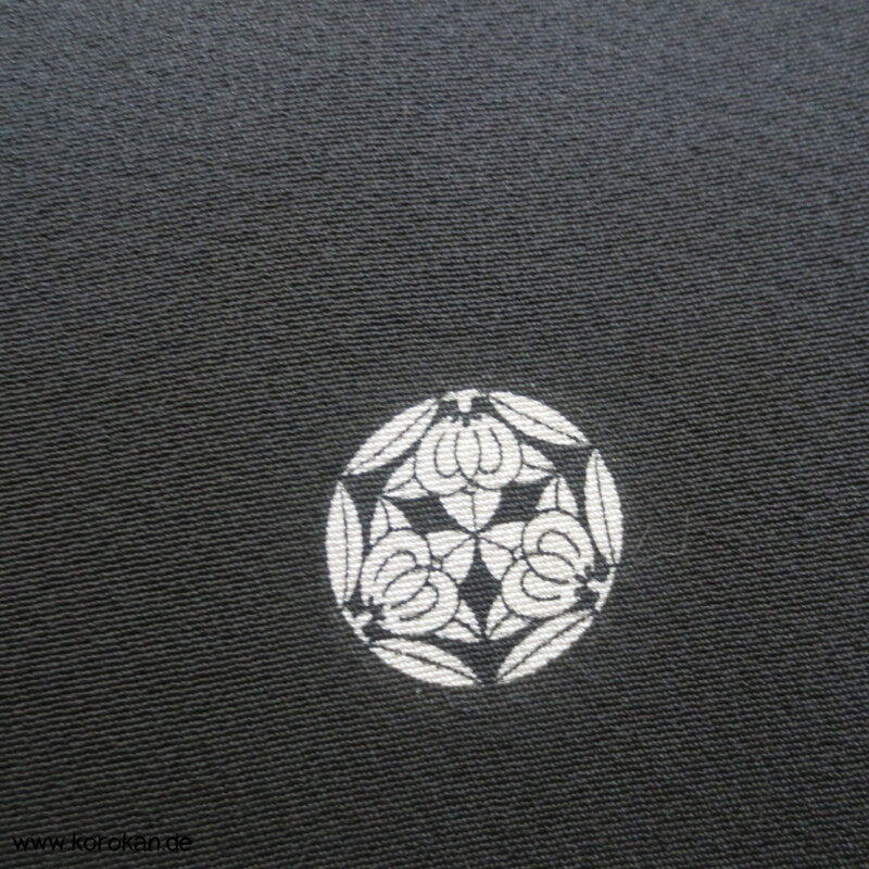 junge Kiefer bestickt Tomesode Seiden Kimono