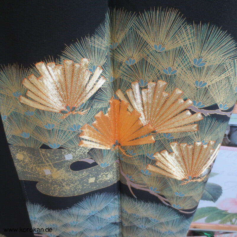junge Kiefer bestickt Tomesode Seiden Kimono