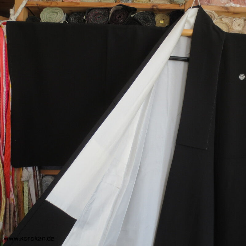 junge Kiefer bestickt Tomesode Seiden Kimono