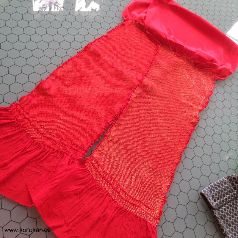 Full Shibori auf rotem Seidencrepe