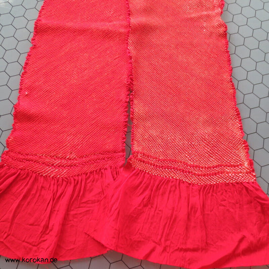 Full Shibori auf rotem Seidencrepe
