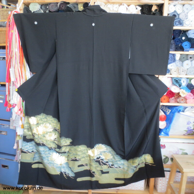junge Kiefer bestickt Tomesode Seiden Kimono