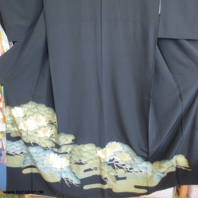 junge Kiefer bestickt Tomesode Seiden Kimono