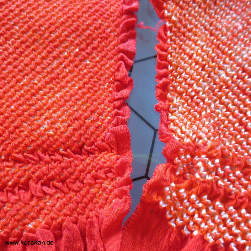 Full Shibori auf rotem Seidencrepe