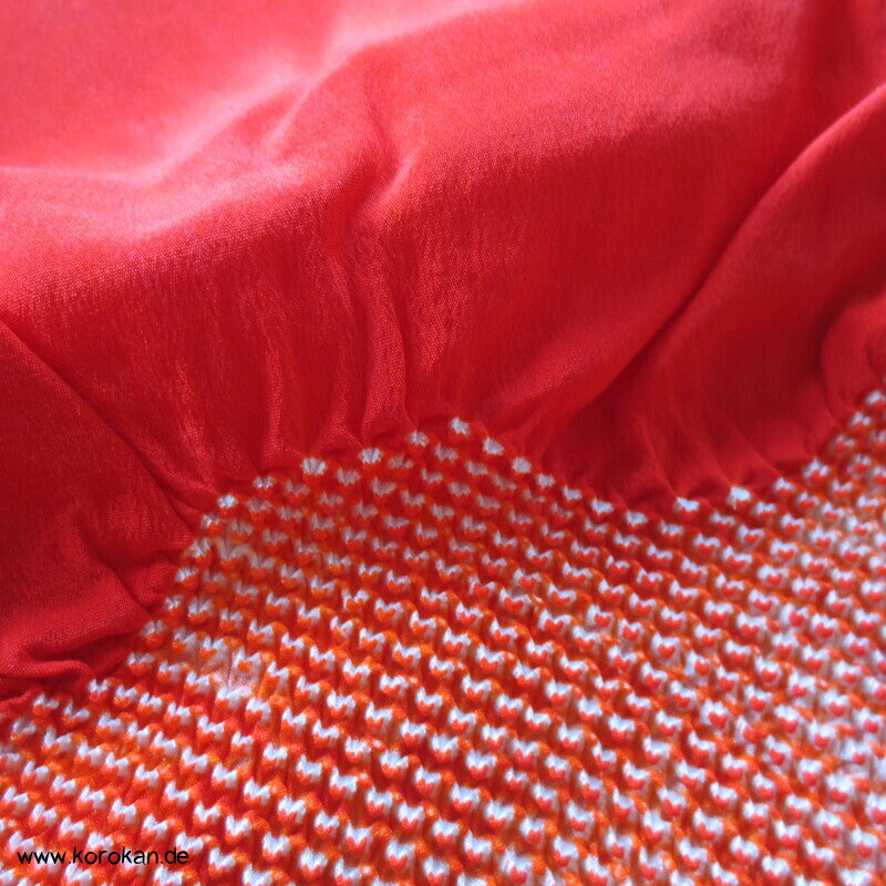 Full Shibori auf rotem Seidencrepe