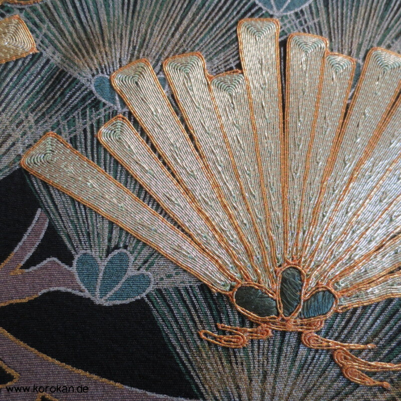 junge Kiefer bestickt Tomesode Seiden Kimono