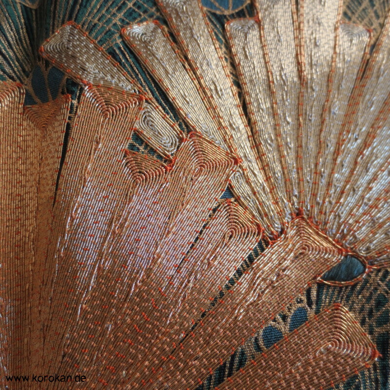 junge Kiefer bestickt Tomesode Seiden Kimono