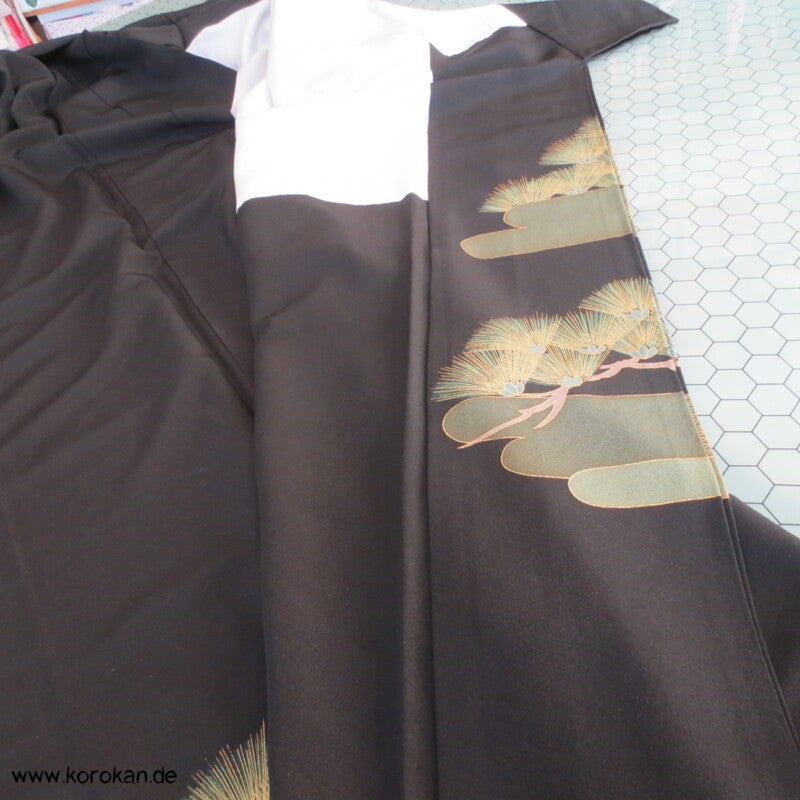 junge Kiefer bestickt Tomesode Seiden Kimono