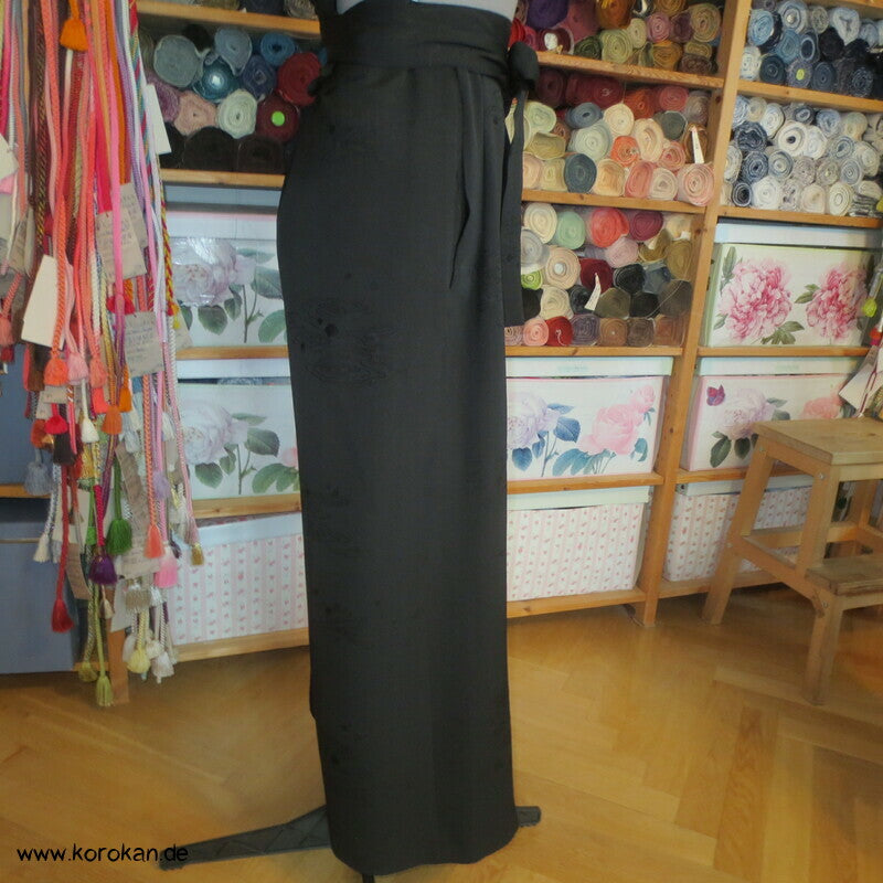 Hakama artige Hose, schwarzer Haori Kimono Seidendamast