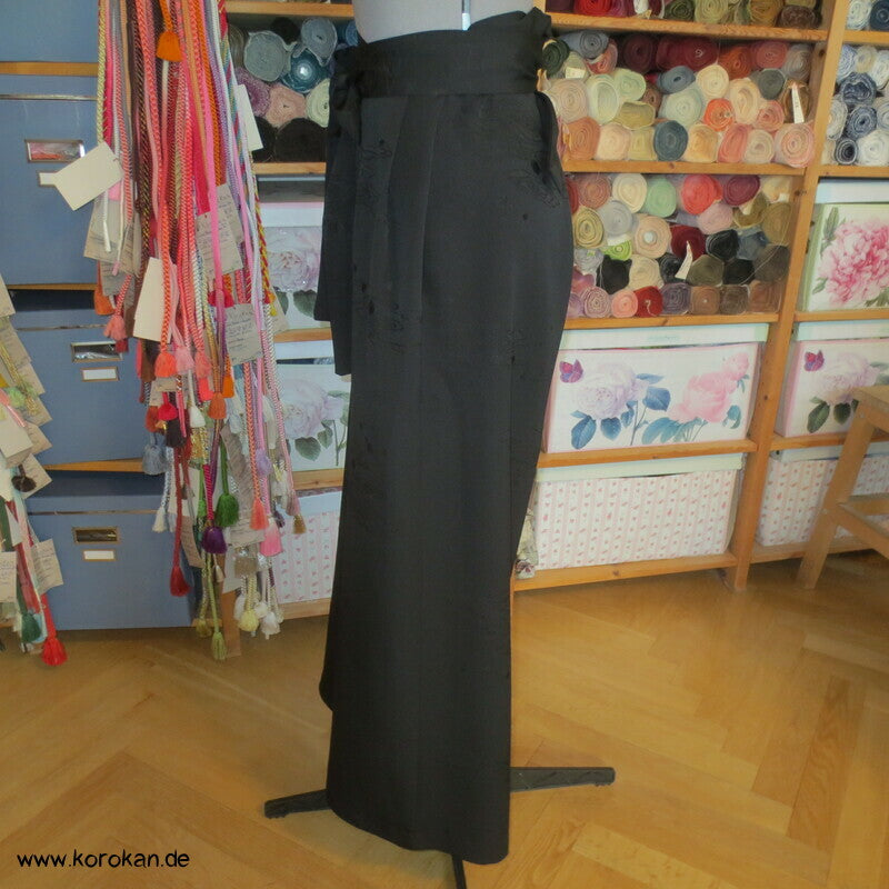 Hakama artige Hose, schwarzer Haori Kimono Seidendamast