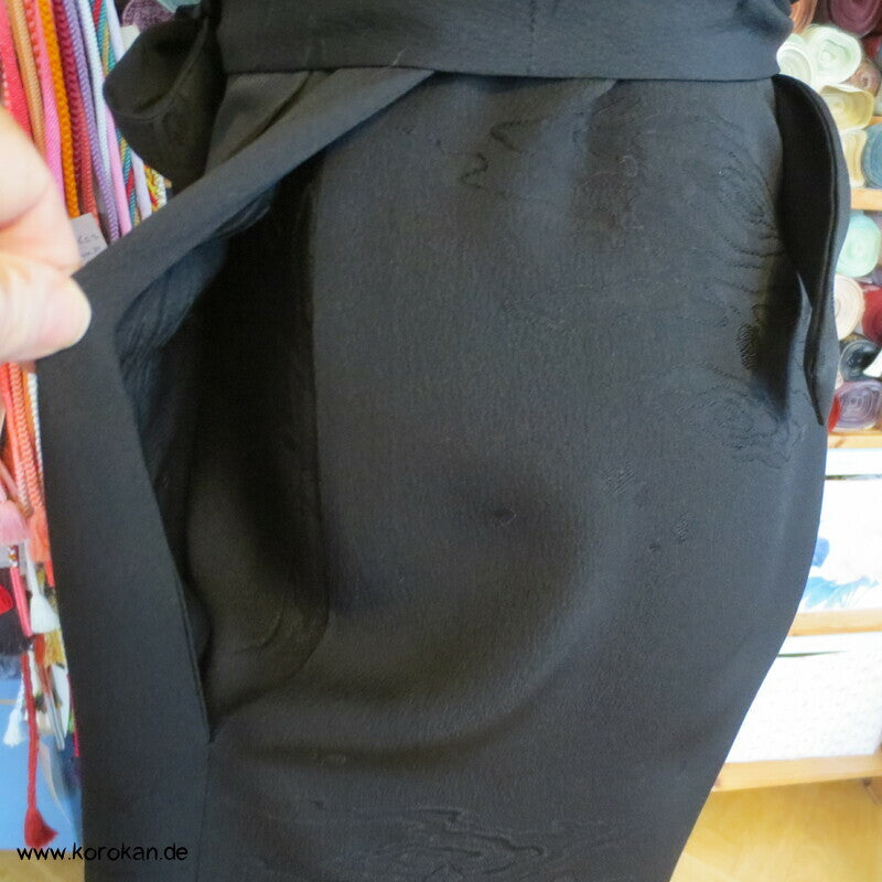 Hakama artige Hose, schwarzer Haori Kimono Seidendamast