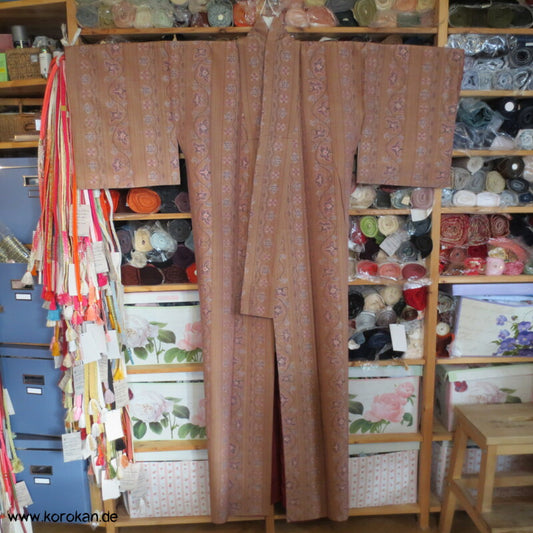 arabeske Streifen Kasuri Tsumugi Seide Kimono