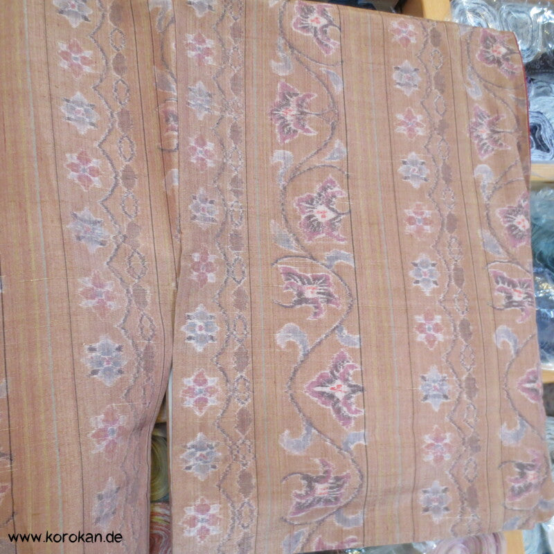 arabeske Streifen Kasuri Tsumugi Seide Kimono