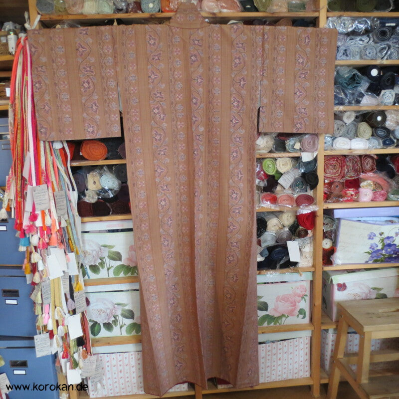 arabeske Streifen Kasuri Tsumugi Seide Kimono