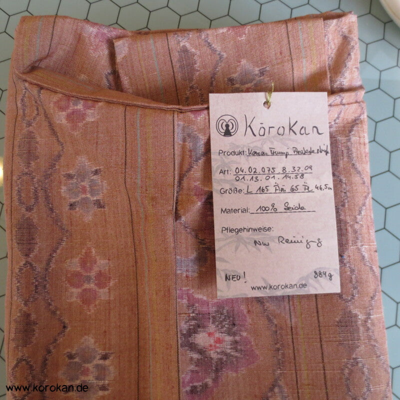 arabeske Streifen Kasuri Tsumugi Seide Kimono