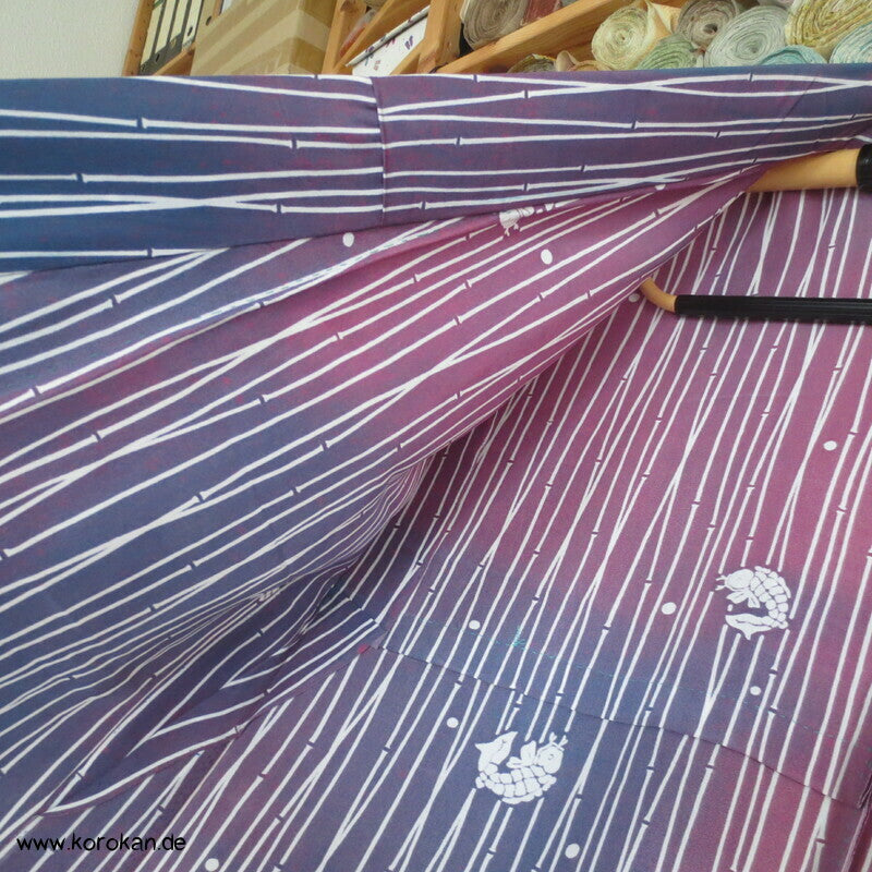 Koi zwischen Bambus auf Bokashi Hitoe Kimono