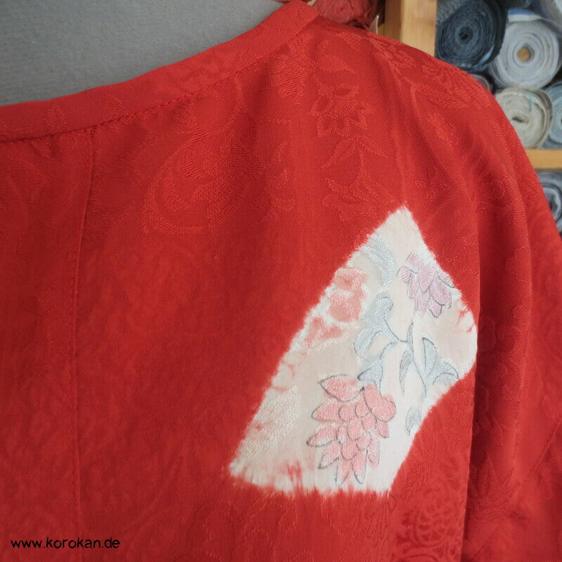einfaches T Shirt aus Seiden Jacquard mit Shibori Kiribame Mustern